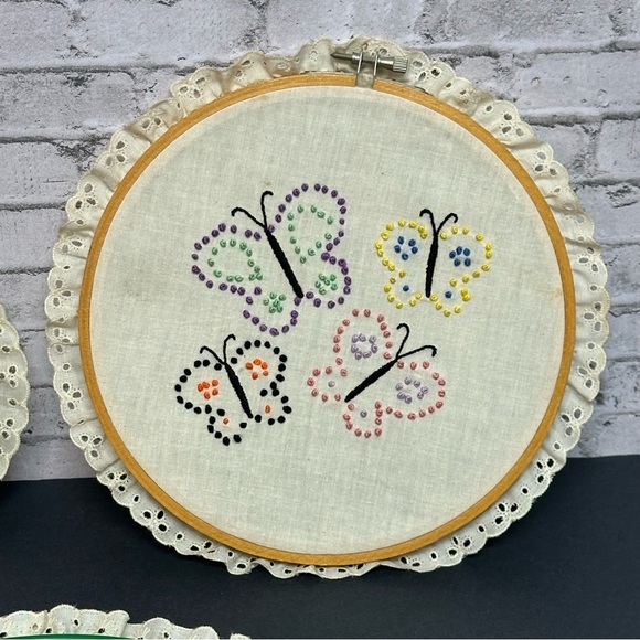 Butterflies Flower Needlepoint Handmade Art Framed Ruffles 3 Pieces Vintage - Picture 5 of 11